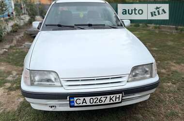 Седан Opel Kadett 1986 в Умані