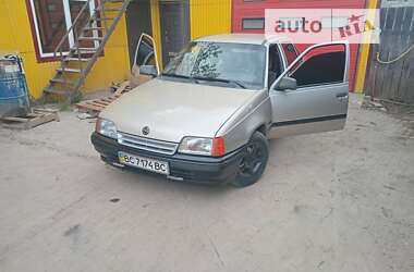 Седан Opel Kadett 1987 в Бориславе