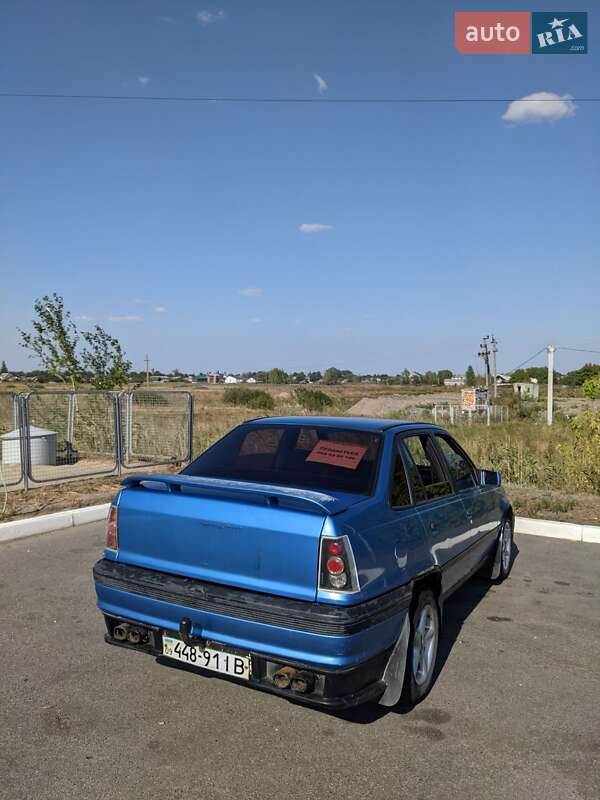 Седан Opel Kadett 1988 в Надворной