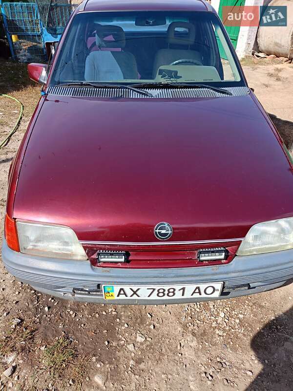 Седан Opel Kadett 1991 в Лозовой