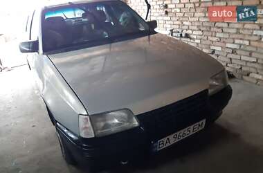 Хетчбек Opel Kadett 1988 в Кропивницькому