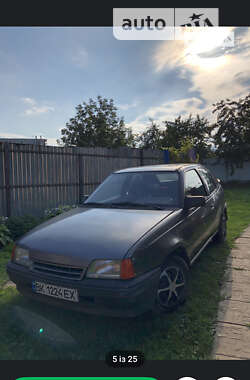 Хэтчбек Opel Kadett 1988 в Ровно