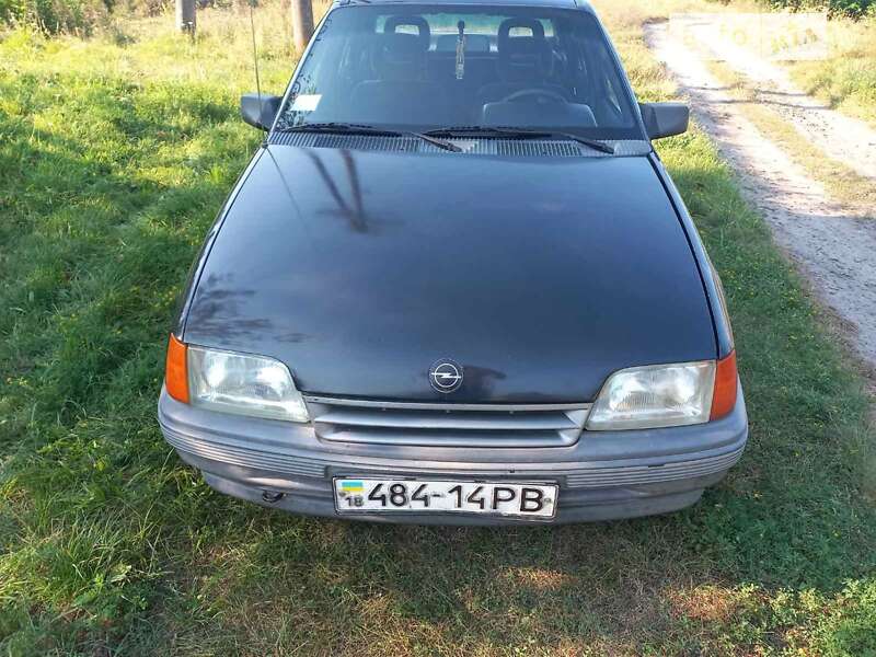Седан Opel Kadett 1991 в Рівному