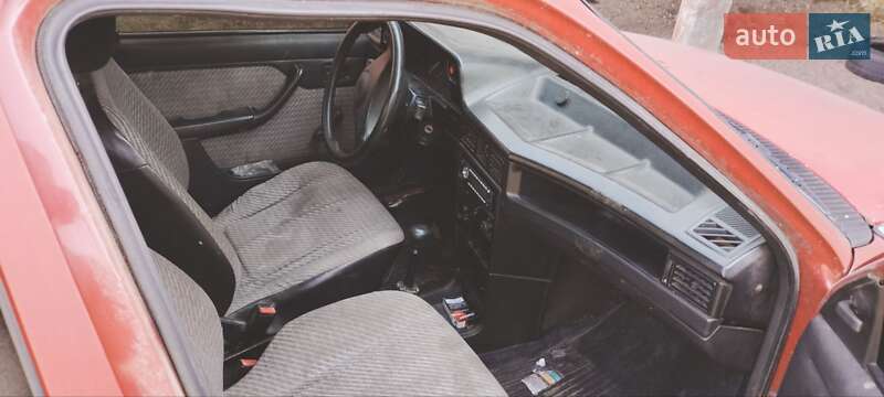 Седан Opel Kadett 1990 в Львові