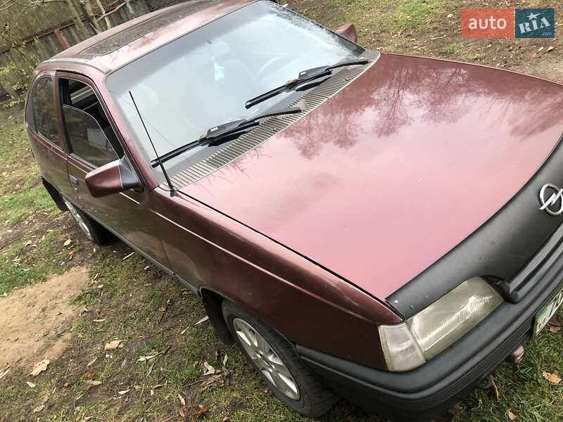 Хэтчбек Opel Kadett 1989 в Калиновке