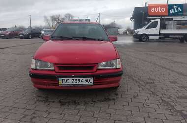 Седан Opel Kadett 1988 в Львові