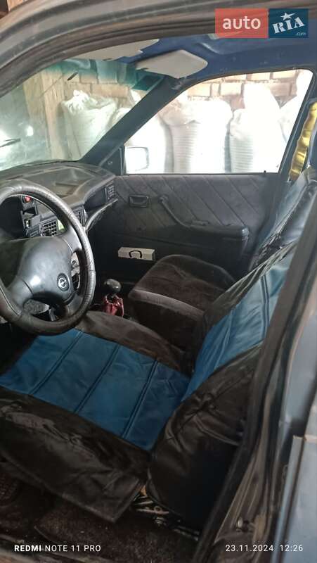 Седан Opel Kadett 1988 в Гвоздеце