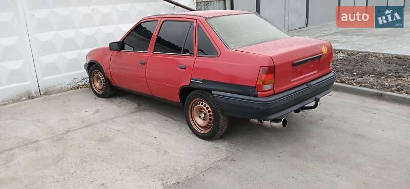 Хэтчбек Opel Kadett 1988 в Харькове