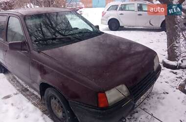 Седан Opel Kadett 1988 в Виннице