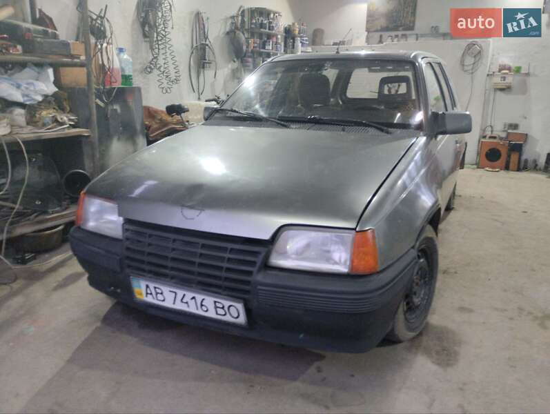 Универсал Opel Kadett 1987 в Баре