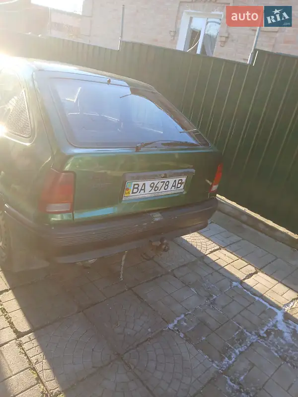 Opel Kadett 1985 VIN W0L000033F5180140 фото оголошення 3 з 42