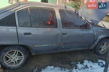 Седан Opel Kadett 1988 в Жовкві