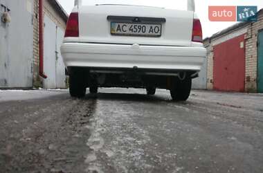 Седан Opel Kadett 1987 в 