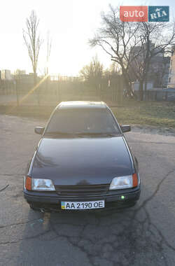 Седан Opel Kadett 1991 в Киеве