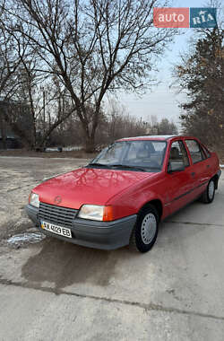 Седан Opel Kadett 1987 в Харкові