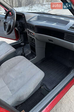 Седан Opel Kadett 1987 в 
