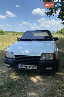 Хэтчбек Opel Kadett 1988 в Богодухове