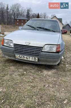 Універсал Opel Kadett 1988 в Косові