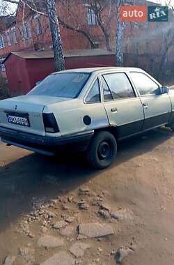 Седан Opel Kadett 1986 в Сумах