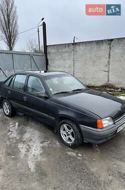 Седан Opel Kadett 1989 в Кам'янець-Подільському