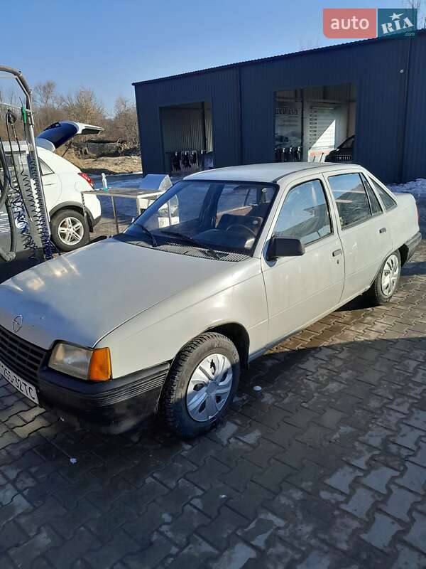 Седан Opel Kadett 1988 в 