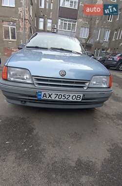 Седан Opel Kadett 1990 в 