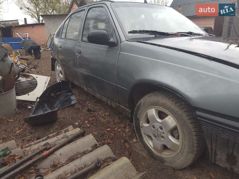 Хэтчбек Opel Kadett 1988 в Брусилове
