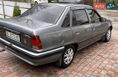 Седан Opel Kadett 1990 в 