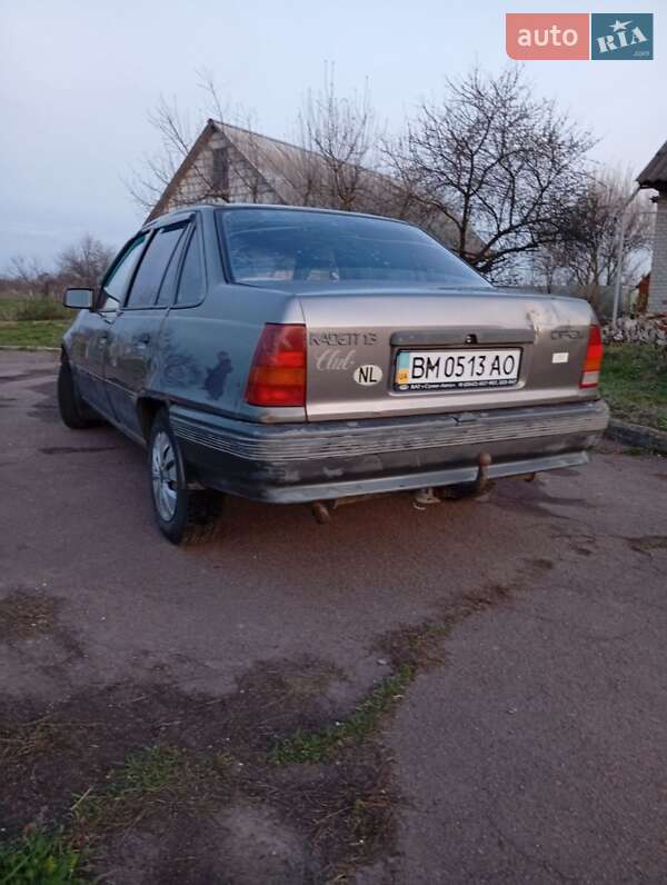 Седан Opel Kadett 1988 в Сумах