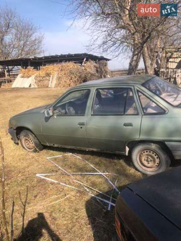 Седан Opel Kadett 1986 в Хмельницком