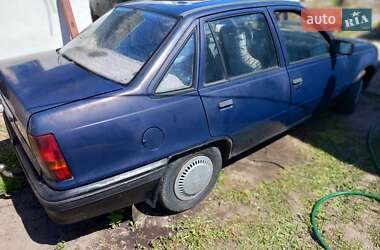 Седан Opel Kadett 1987 в Житомирі