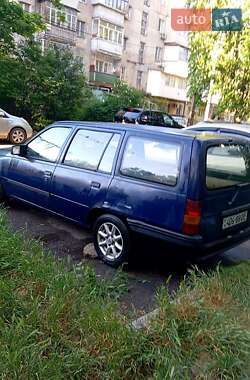 Універсал Opel Kadett 1988 в 