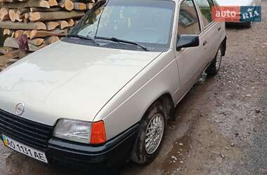 Хетчбек Opel Kadett 1988 в Ужгороді