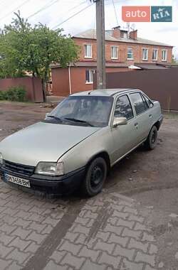 Седан Opel Kadett 1986 в Сумах