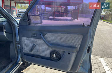 Хэтчбек Opel Kadett 1990 в 