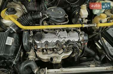 Хэтчбек Opel Kadett 1990 в 