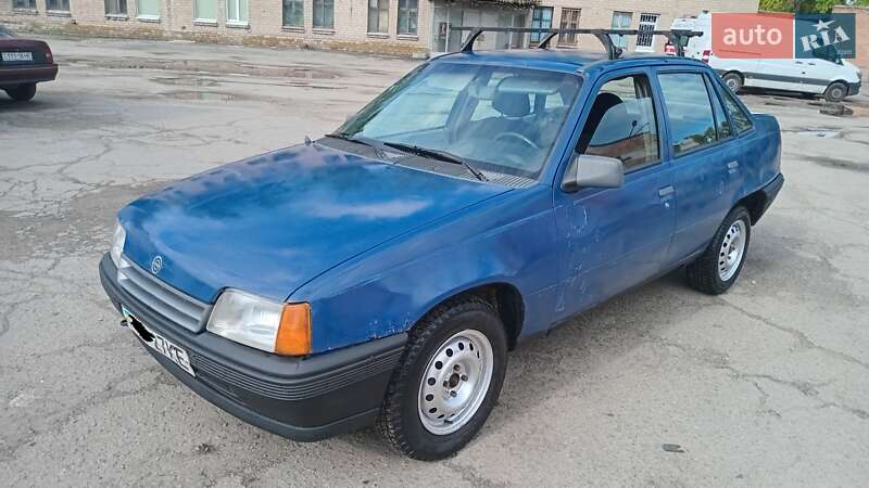 Седан Opel Kadett 1987 в 
