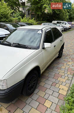 Хетчбек Opel Kadett 1988 в 