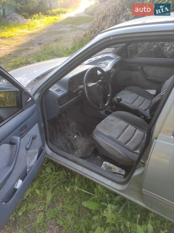 Хэтчбек Opel Kadett 1990 в Славянске фото 4 Хэтчбек Opel Kadett 1990 в Славянске