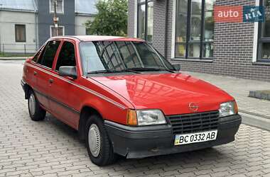 Седан Opel Kadett 1988 в Жовкве
