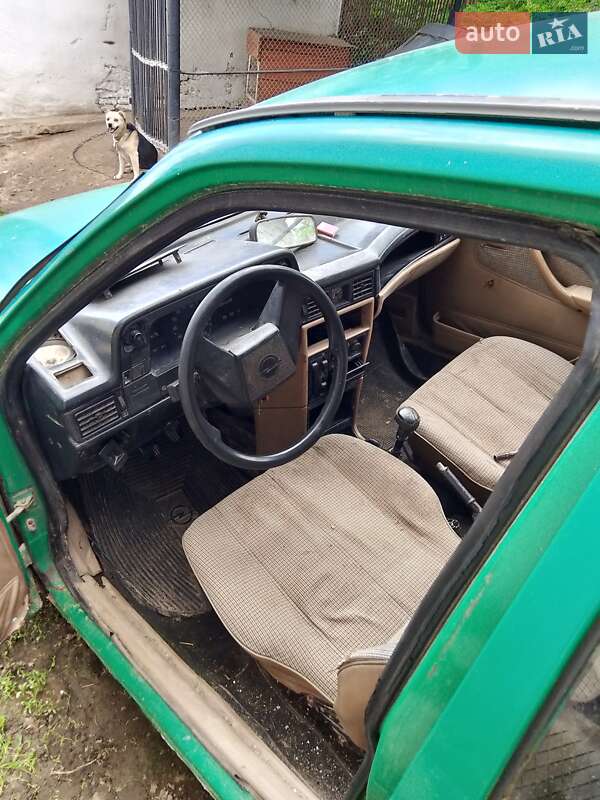 Хетчбек Opel Kadett 1985 в Бережанах