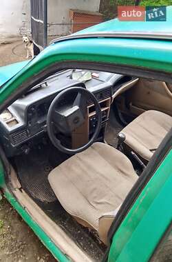 Хэтчбек Opel Kadett 1985 в 