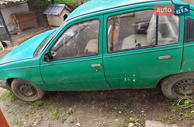 Хэтчбек Opel Kadett 1985 в 