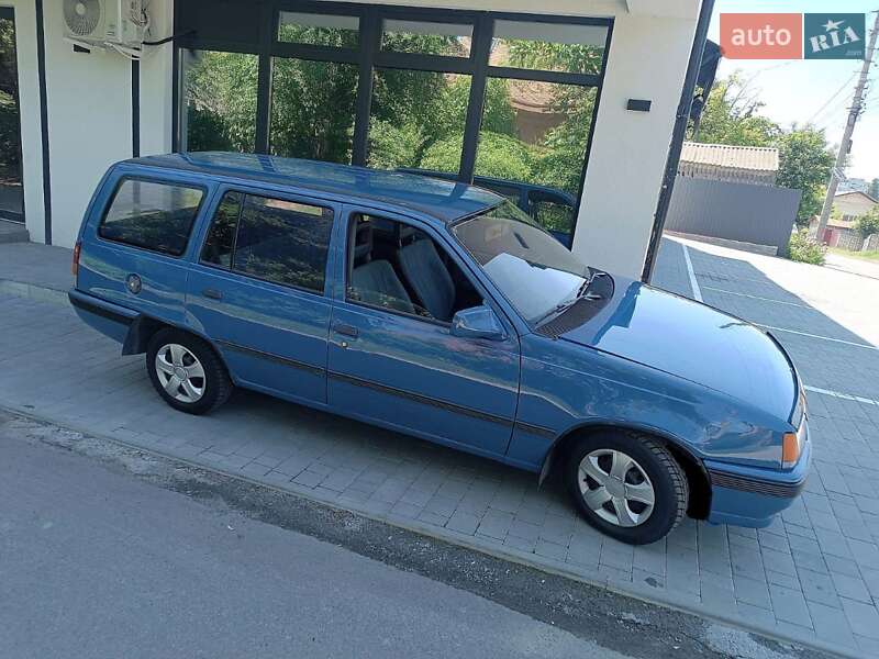 Универсал Opel Kadett 1988 в Виннице