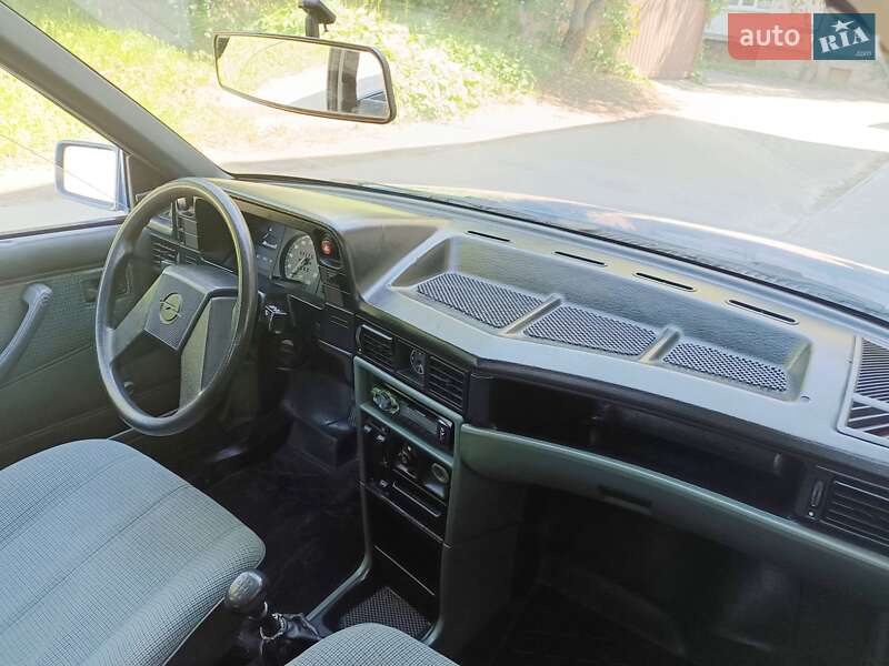 Универсал Opel Kadett 1988 в Виннице