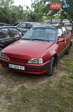 Седан Opel Kadett 1986 в Володимирі
