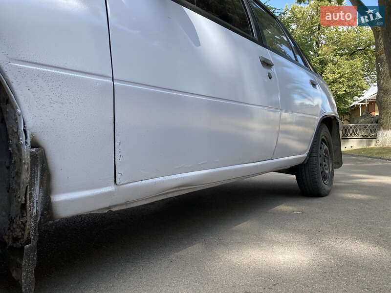 Седан Opel Kadett 1986 в Рівному