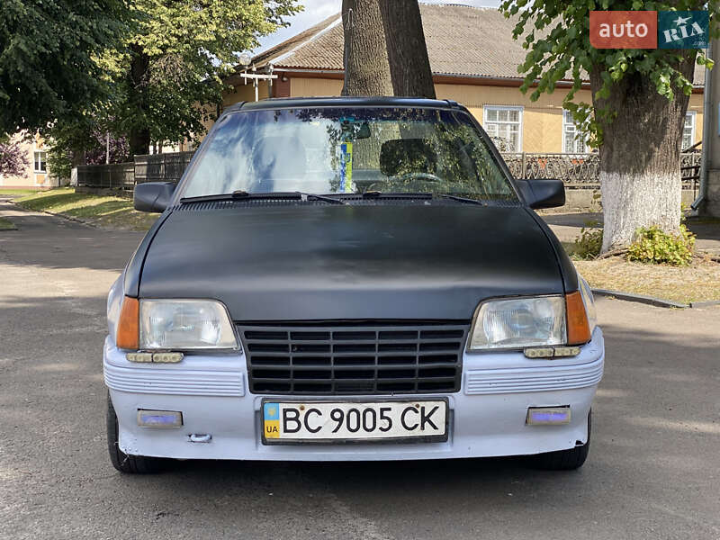 Седан Opel Kadett 1986 в Рівному