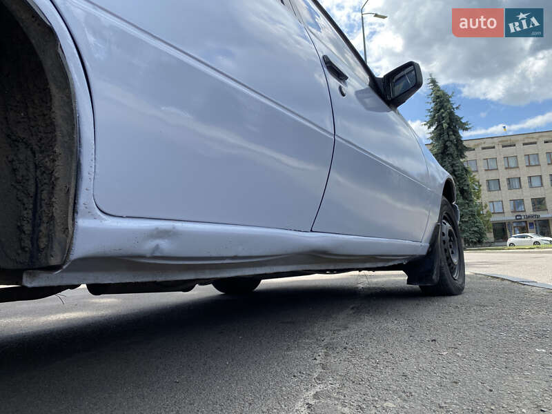 Седан Opel Kadett 1986 в Рівному