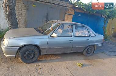 Седан Opel Kadett 1989 в Кривом Роге